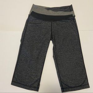Lululemon astro crop knee leggings size 4